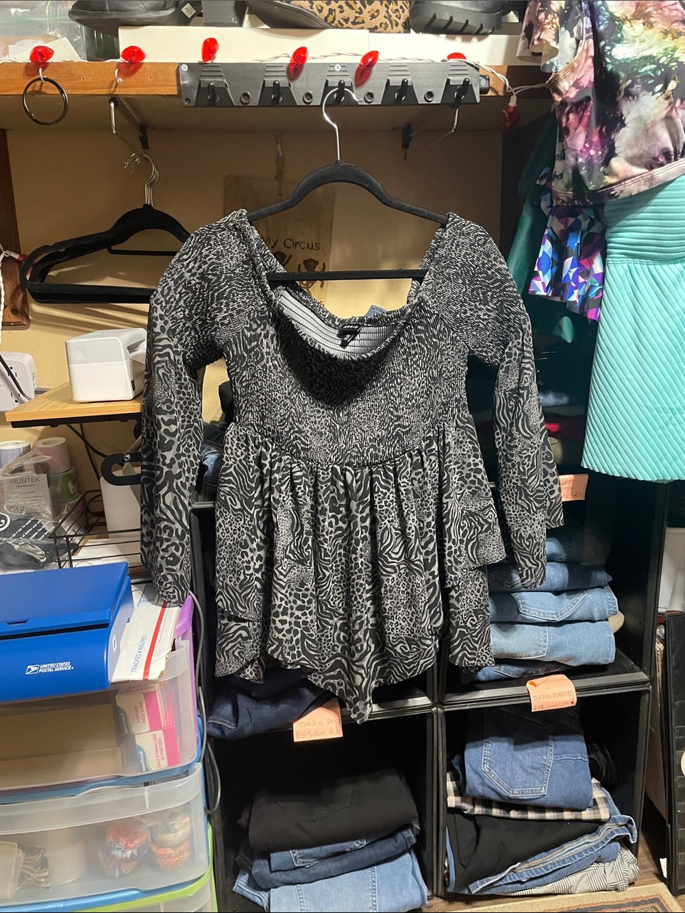 #014 size 00 torrid Smocked Black & Gray Animal-Print Peplum Top